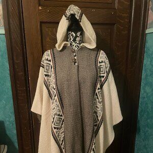 Indian Creations Handmade Sheep Wool hooded Poncho (White Oak)